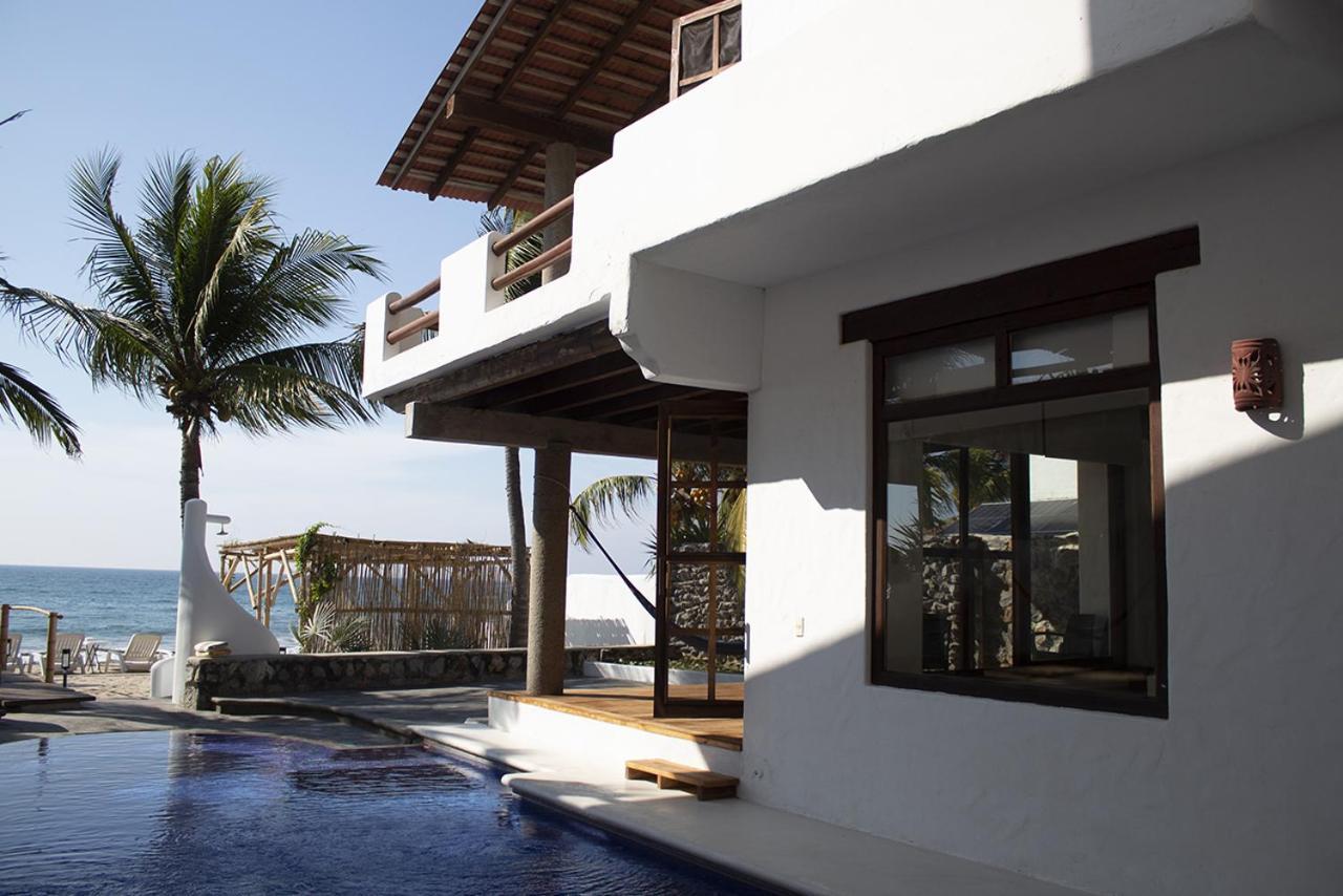 トロンコネス Casa Faro Bed & Breakfast エクステリア 写真