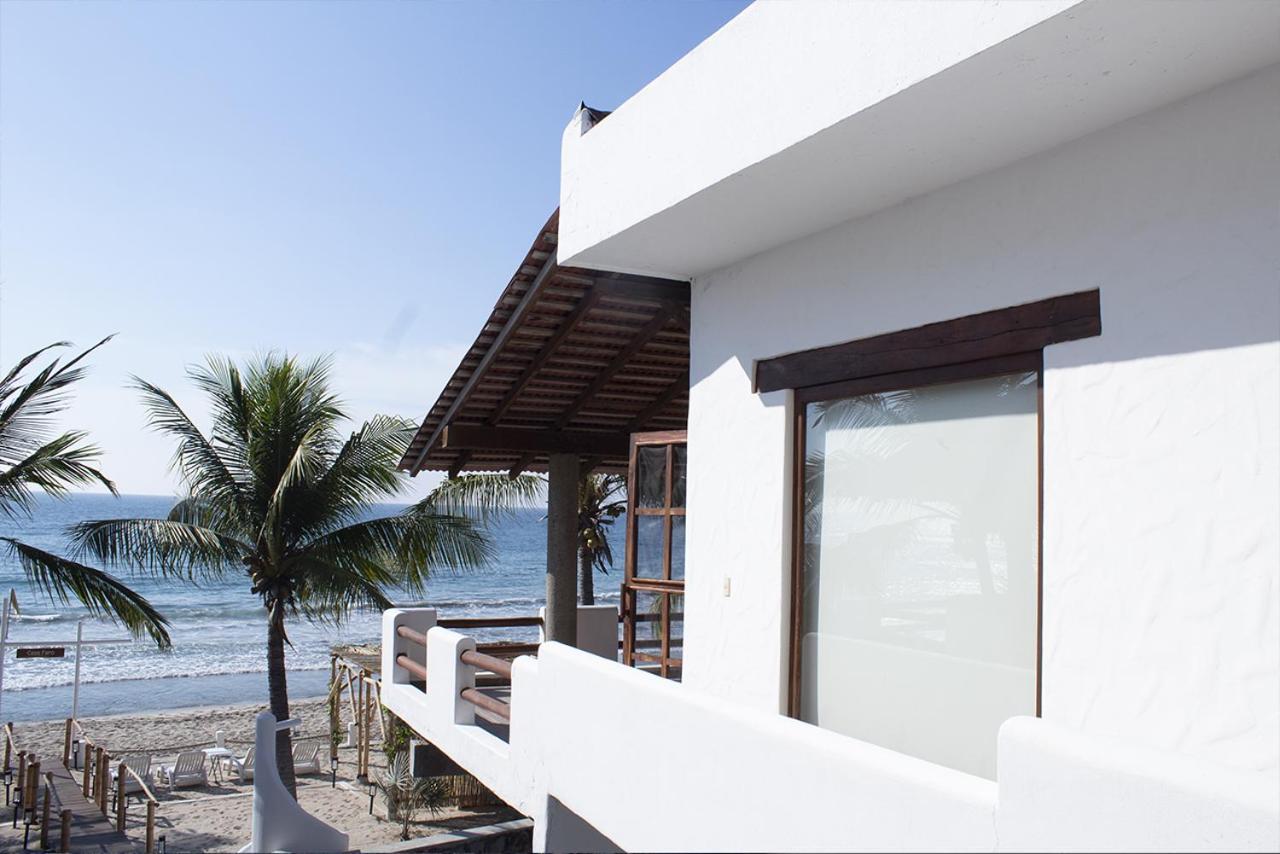 トロンコネス Casa Faro Bed & Breakfast エクステリア 写真