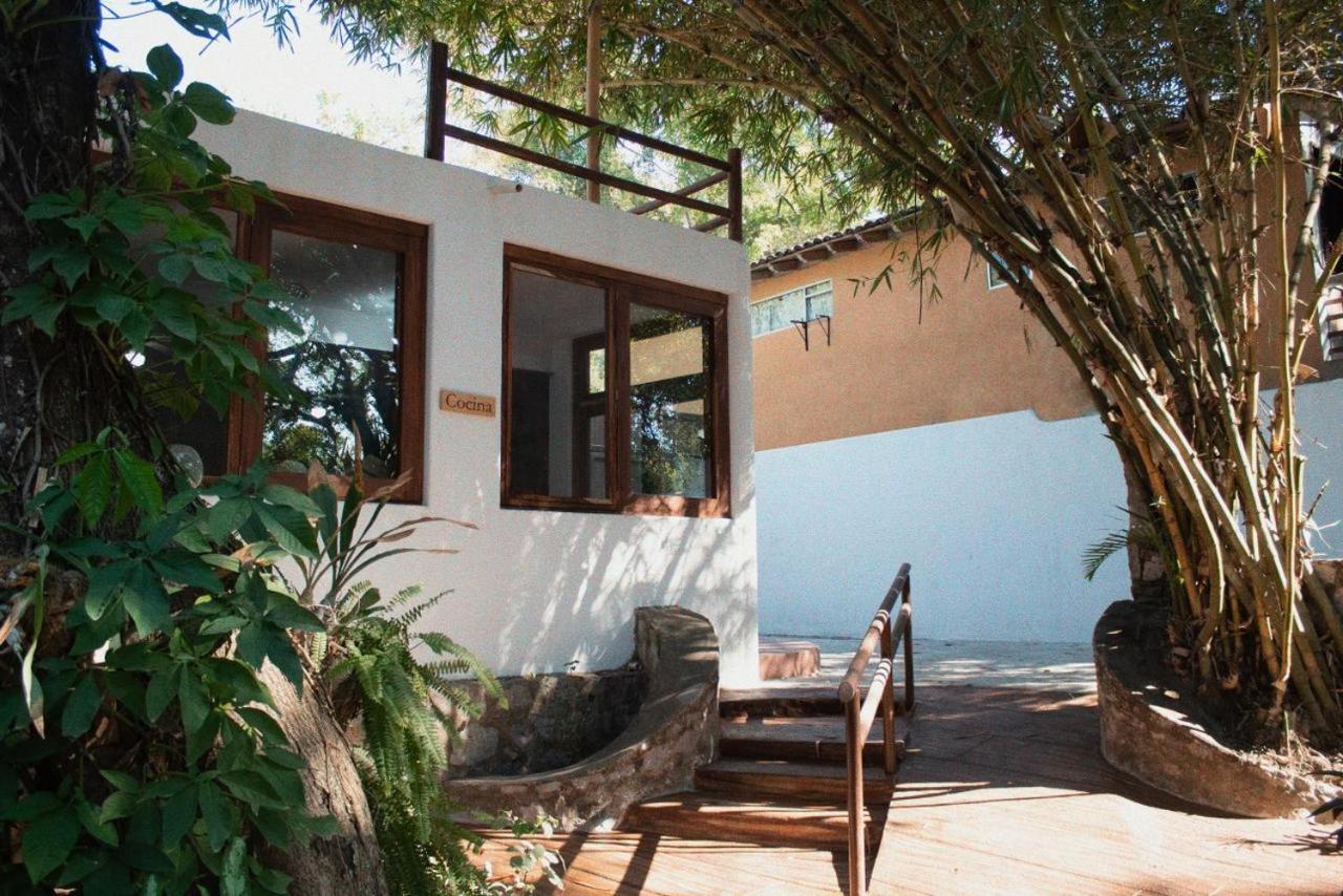 トロンコネス Casa Faro Bed & Breakfast エクステリア 写真