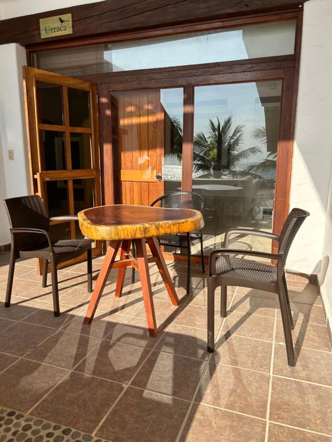 トロンコネス Casa Faro Bed & Breakfast エクステリア 写真