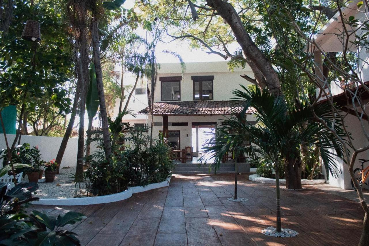 トロンコネス Casa Faro Bed & Breakfast エクステリア 写真