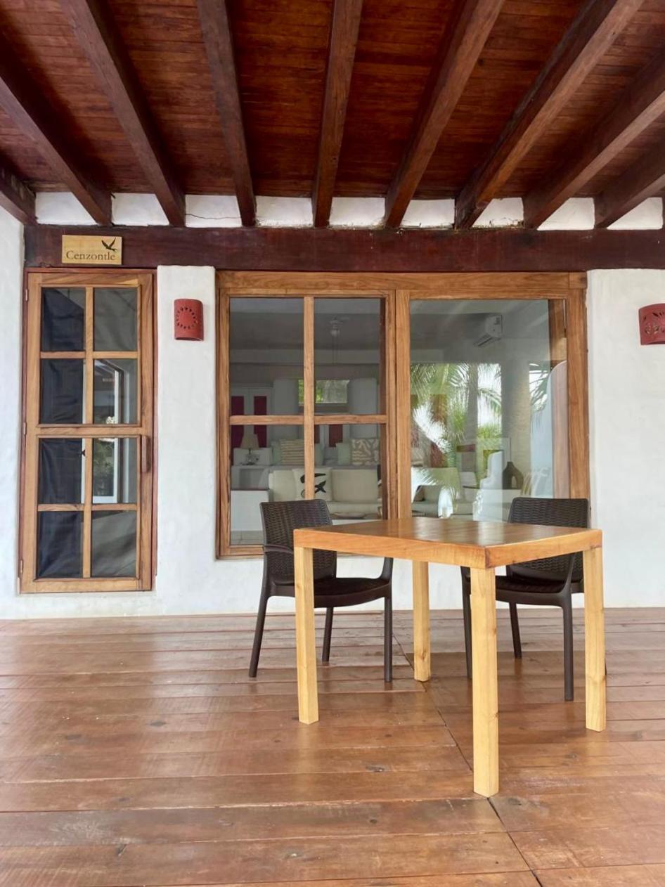 トロンコネス Casa Faro Bed & Breakfast エクステリア 写真