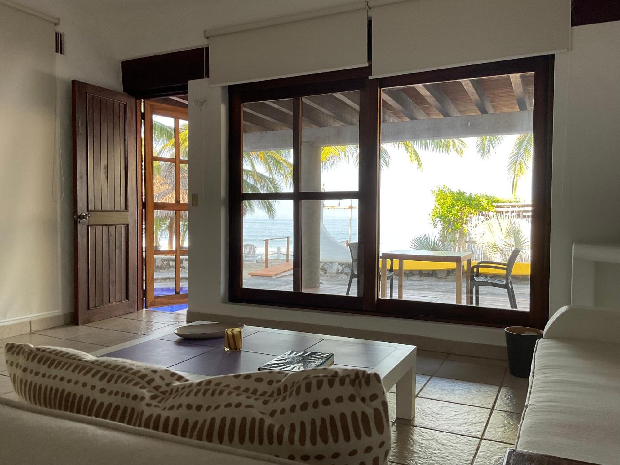トロンコネス Casa Faro Bed & Breakfast エクステリア 写真