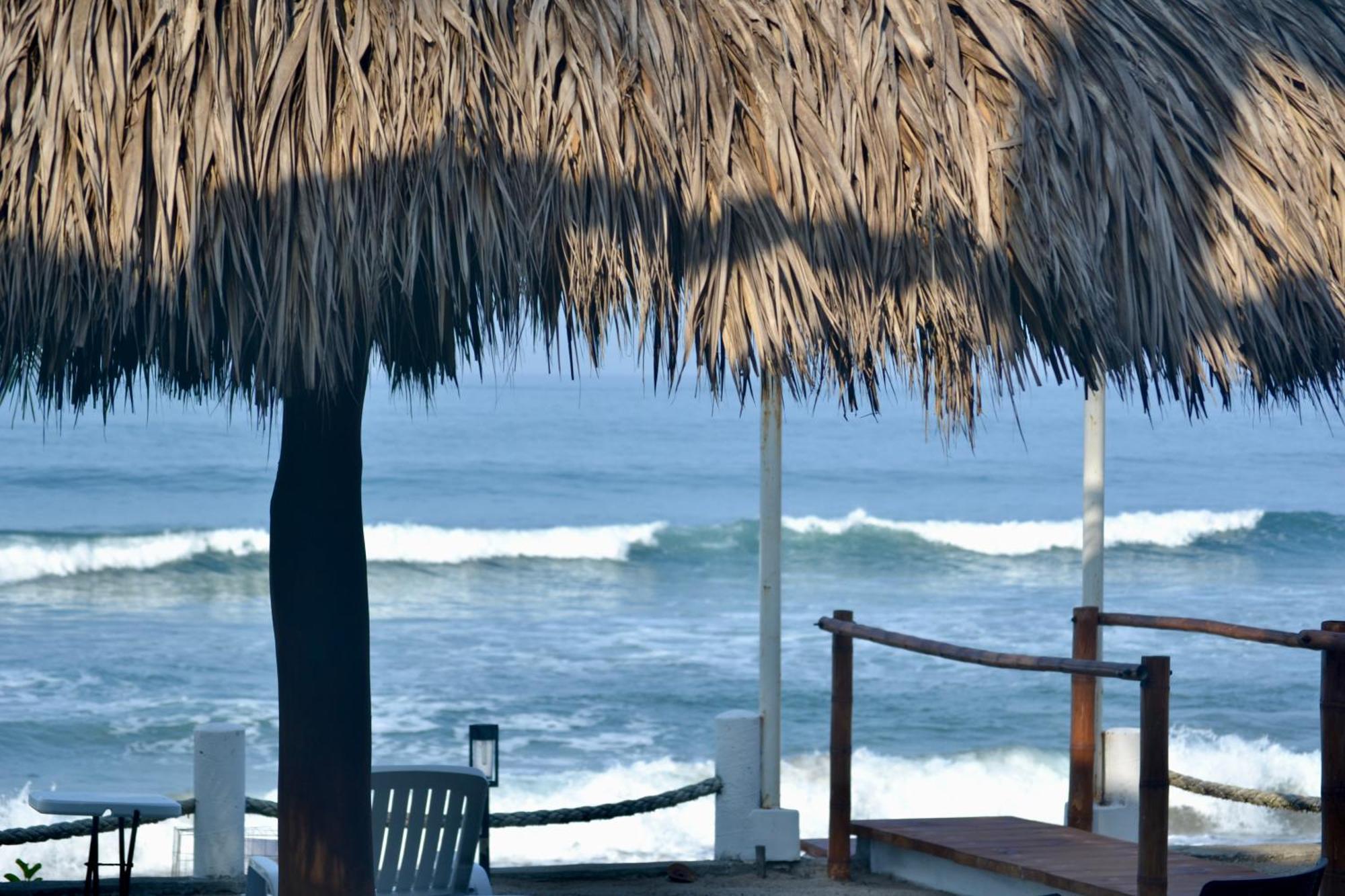 トロンコネス Casa Faro Bed & Breakfast エクステリア 写真