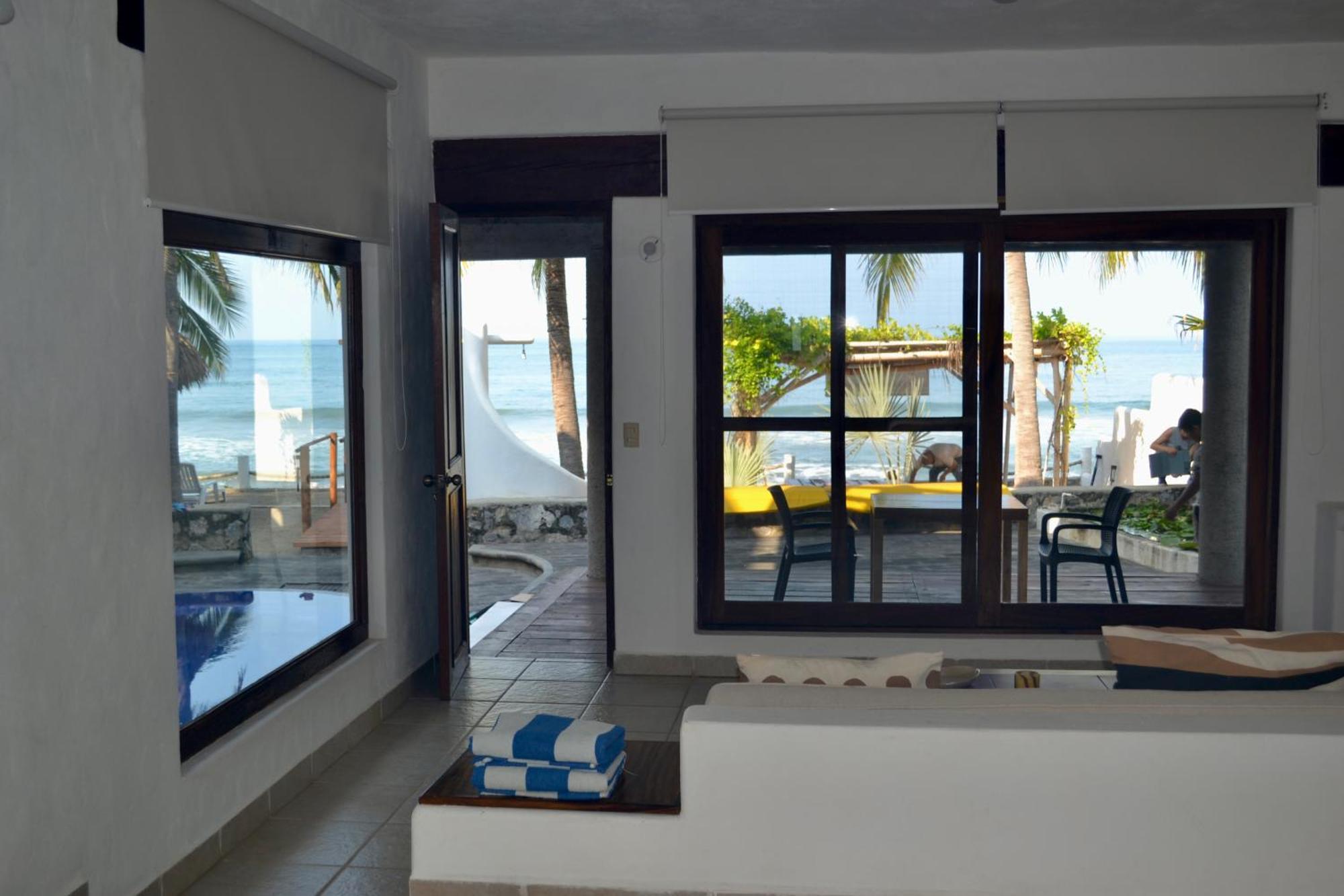 トロンコネス Casa Faro Bed & Breakfast エクステリア 写真