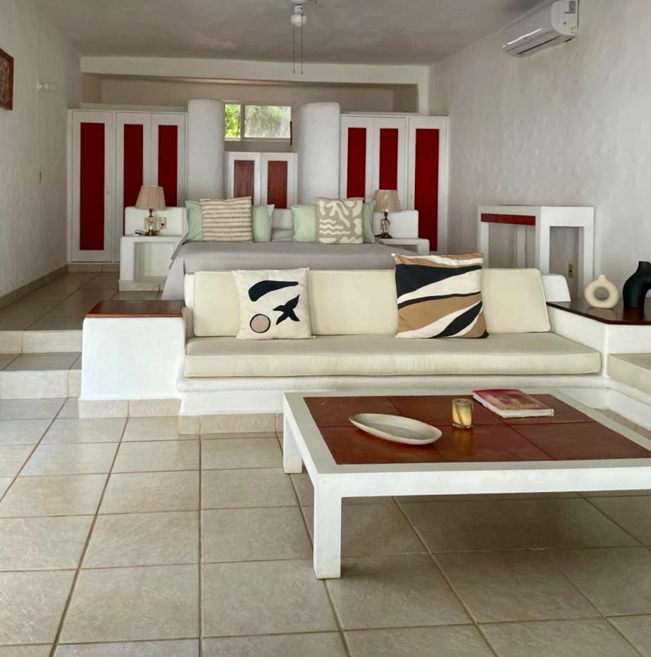 トロンコネス Casa Faro Bed & Breakfast エクステリア 写真