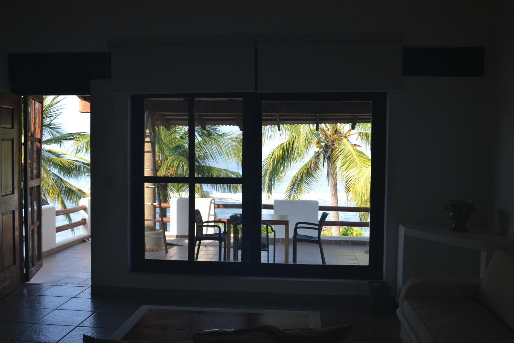 トロンコネス Casa Faro Bed & Breakfast エクステリア 写真